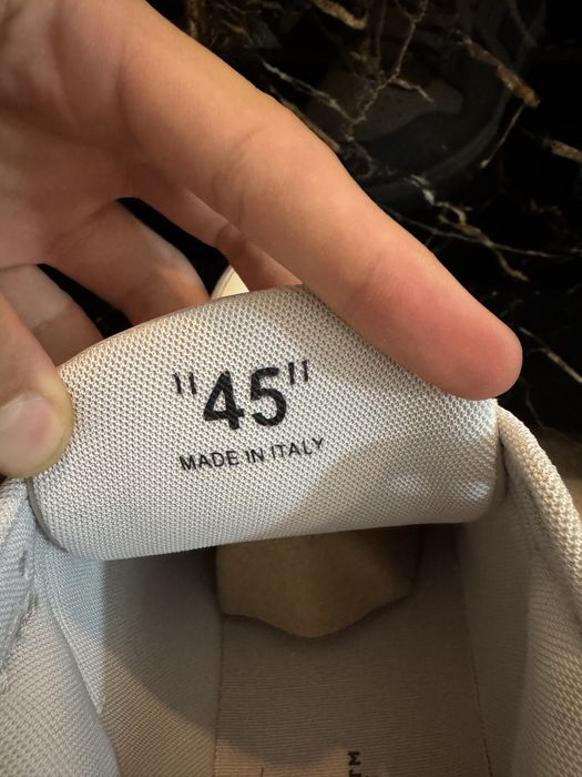 Off white out of office 44