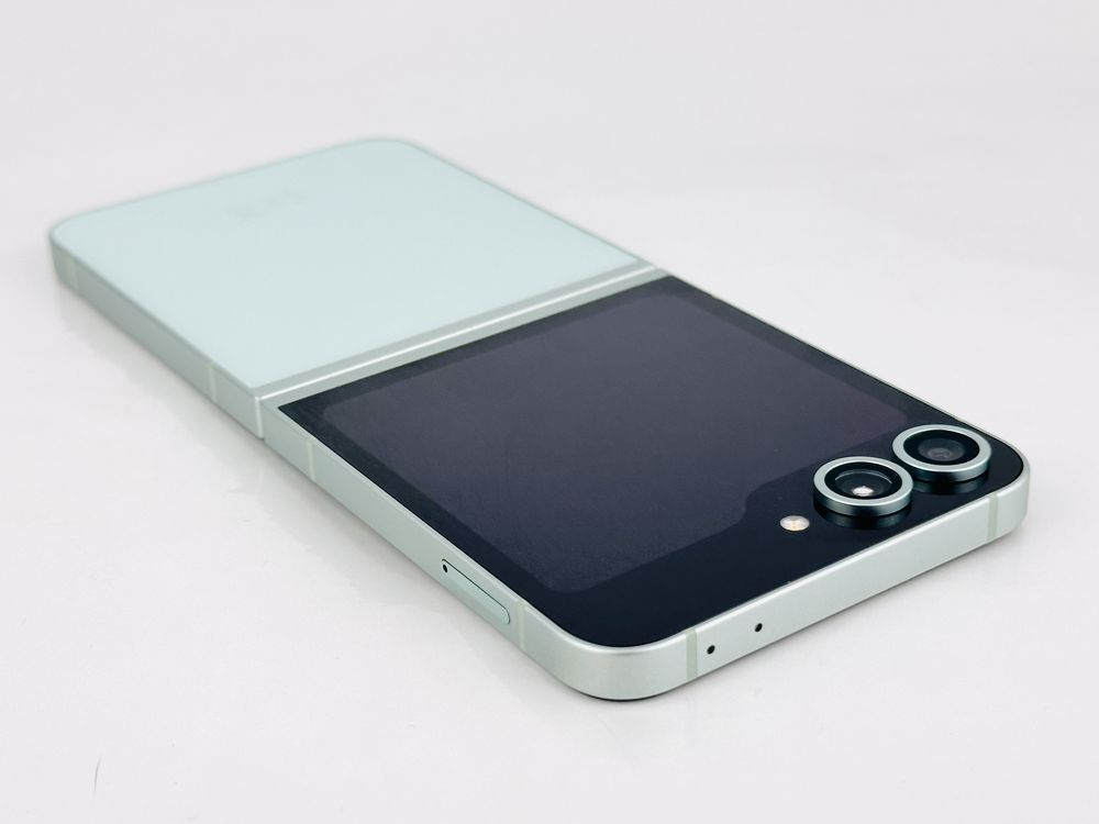 НОВ! Samsung Galaxy Z Flip 6 5G 256GB 12RAM Mint Гаранция!