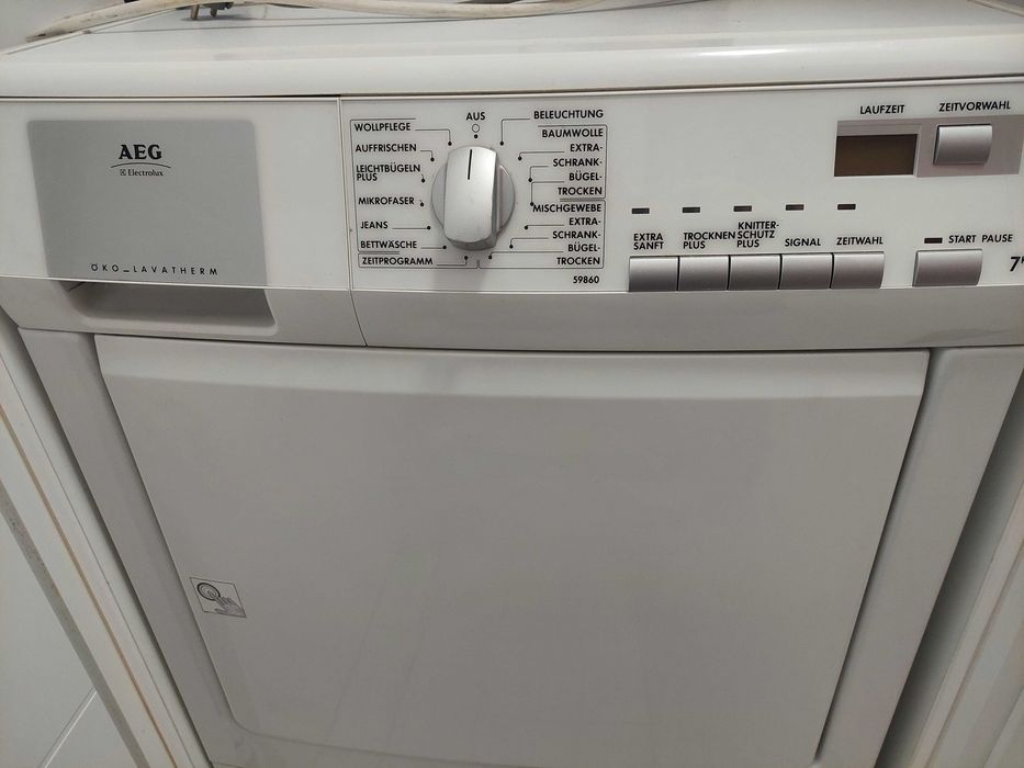 Продавам сушилня AEG Electrolux в отлично състояние
