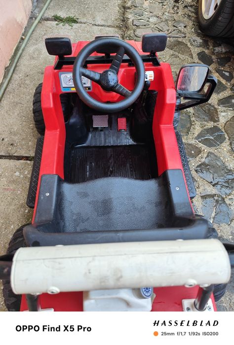 Mașinuță electrica Jeep Peg Perego