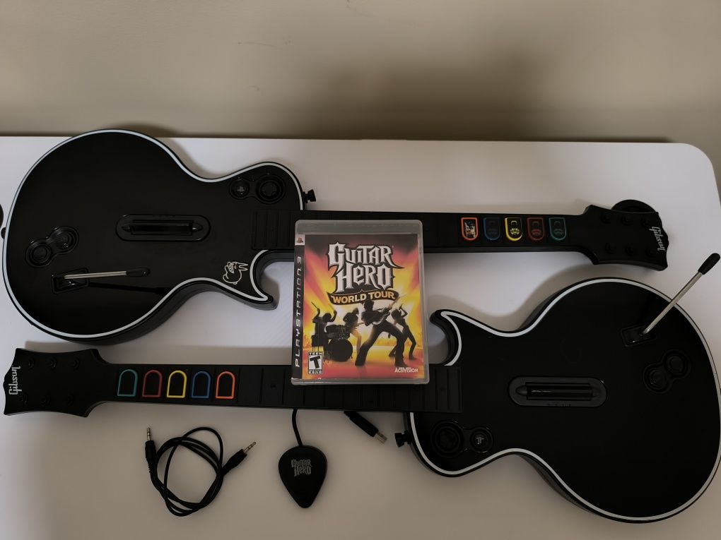 PlayStation 3 Guitar Hero/ Две китари с игра! / Перфектно състояние!