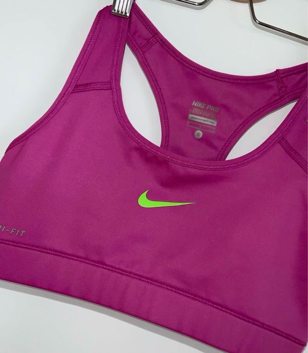 Дамско бюстие “Nike”