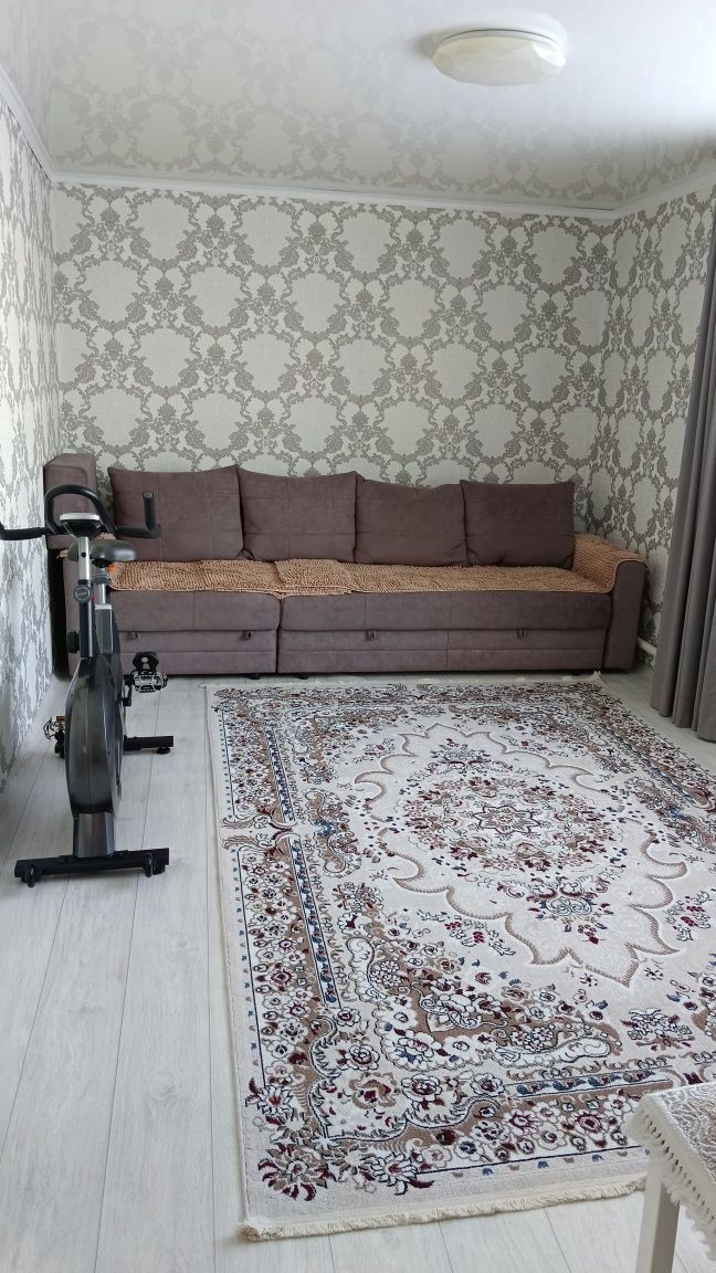 Срочно продам 4-х комнатную квартиру в 2-квартирном доме