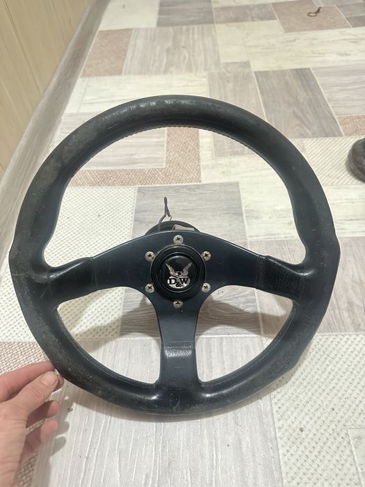 Руль на автомобиль