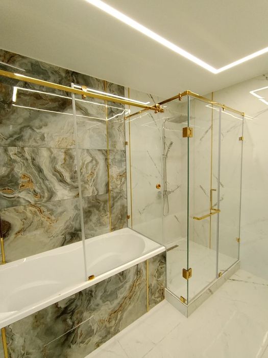 Изготовление душевных кабинок, перегородок, зеркал, зеркал с подсветко