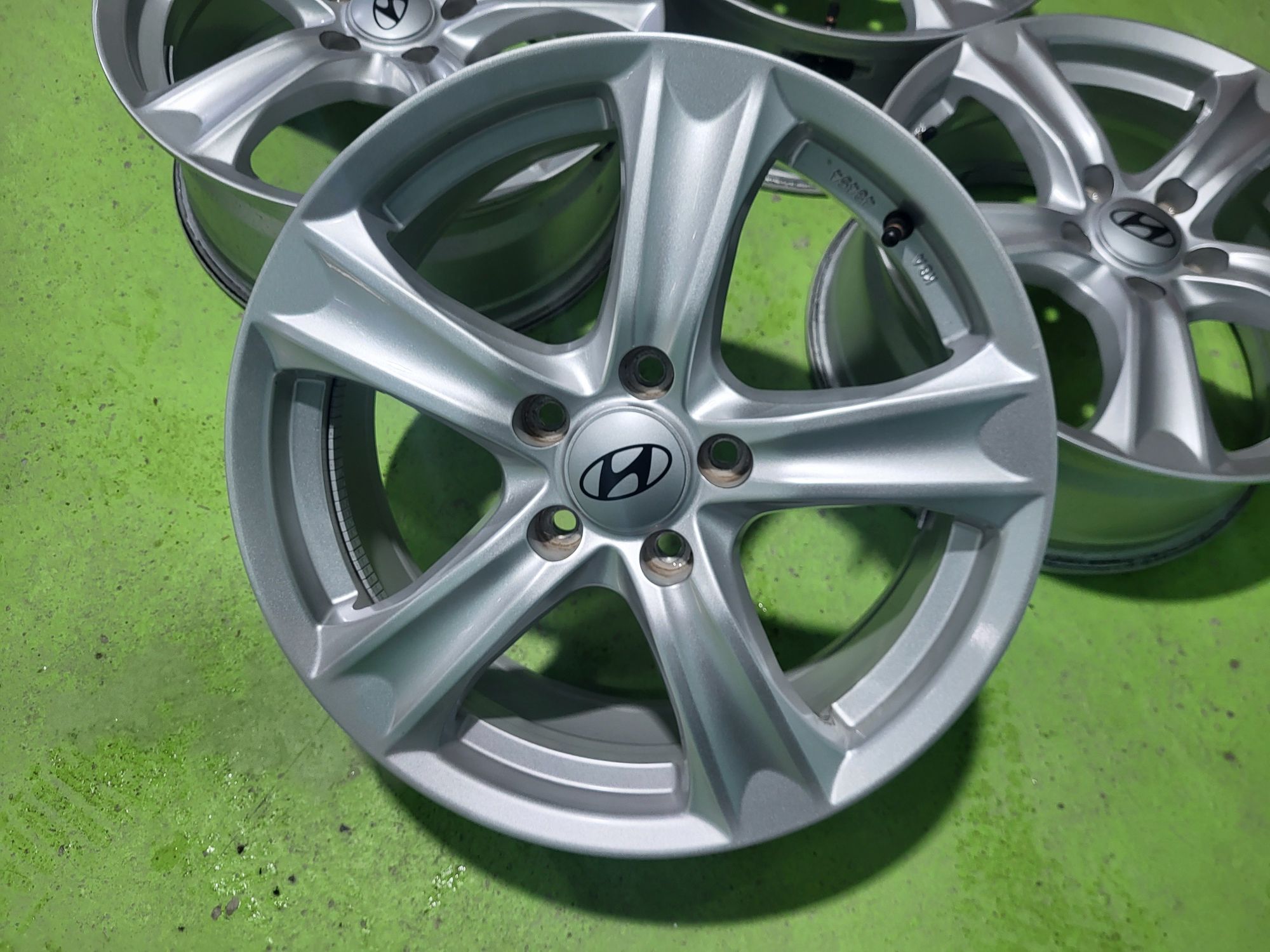 17 5x114.3 Hyundai Kia лети джанти 5х114.3