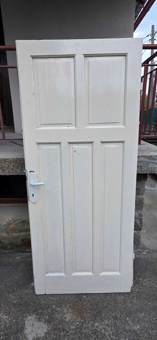 Продавам интериорни врати – няколко броя, без каси