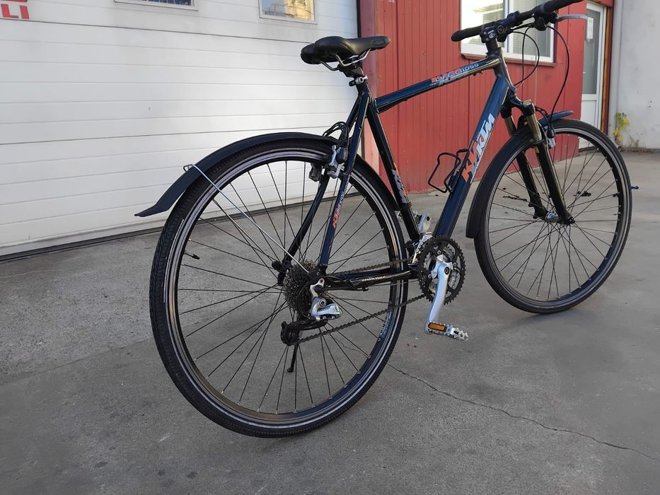 Vând bicicleta ktm din aluminiu pentru bărbați