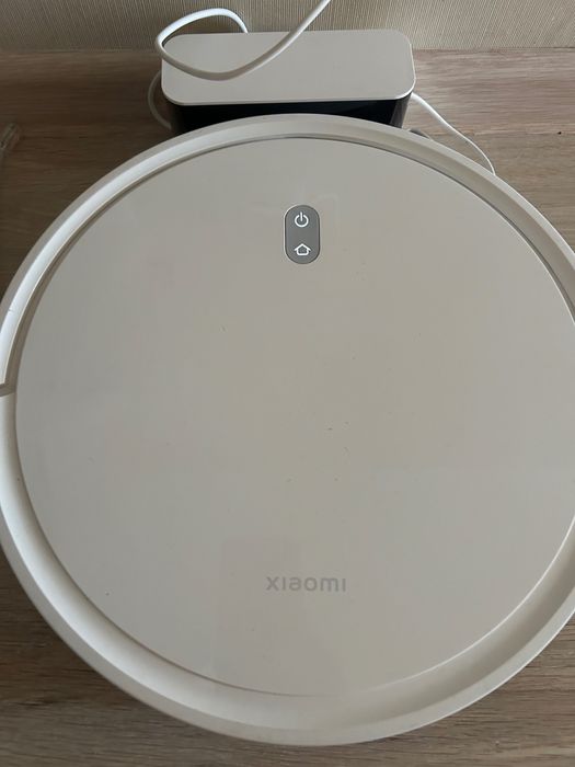 Робот-пылесос Xiaomi Robot Vacuum E10 белый