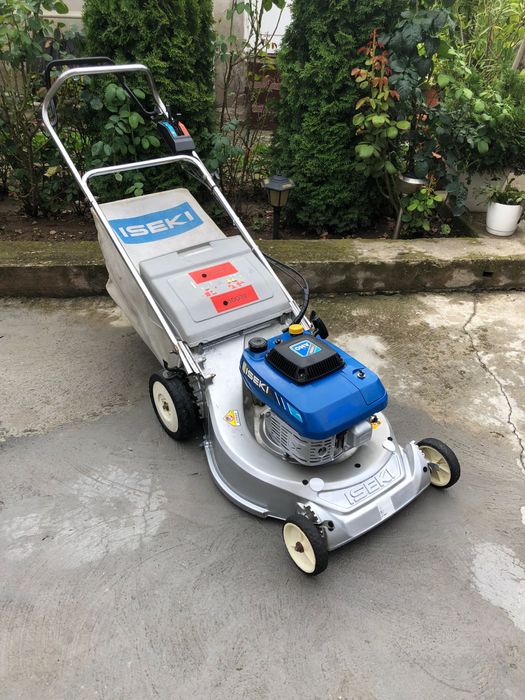 Masina de tuns iarba Iseki