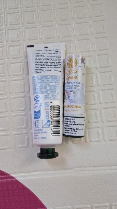 Set crema mâini si balsam de buze, noi