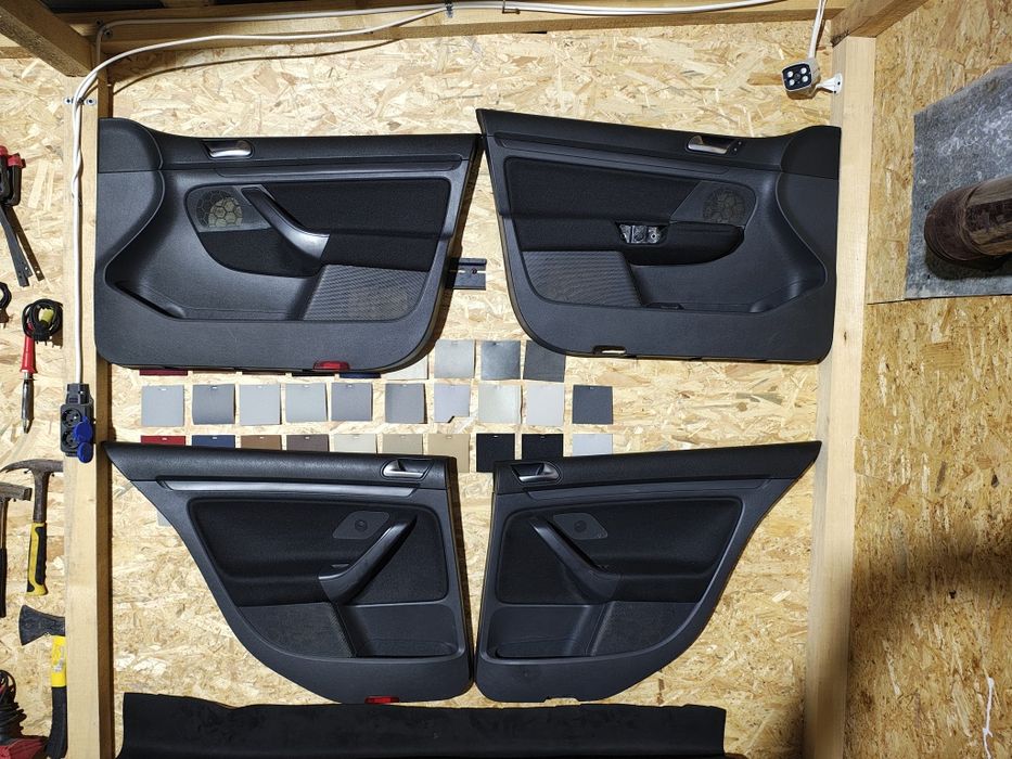 Plafon + stâlpi Golf 5 retapițați cu imitație Alcantara | Fete uși ret