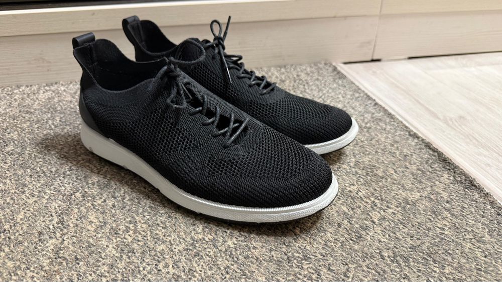 Кросовки новые продам