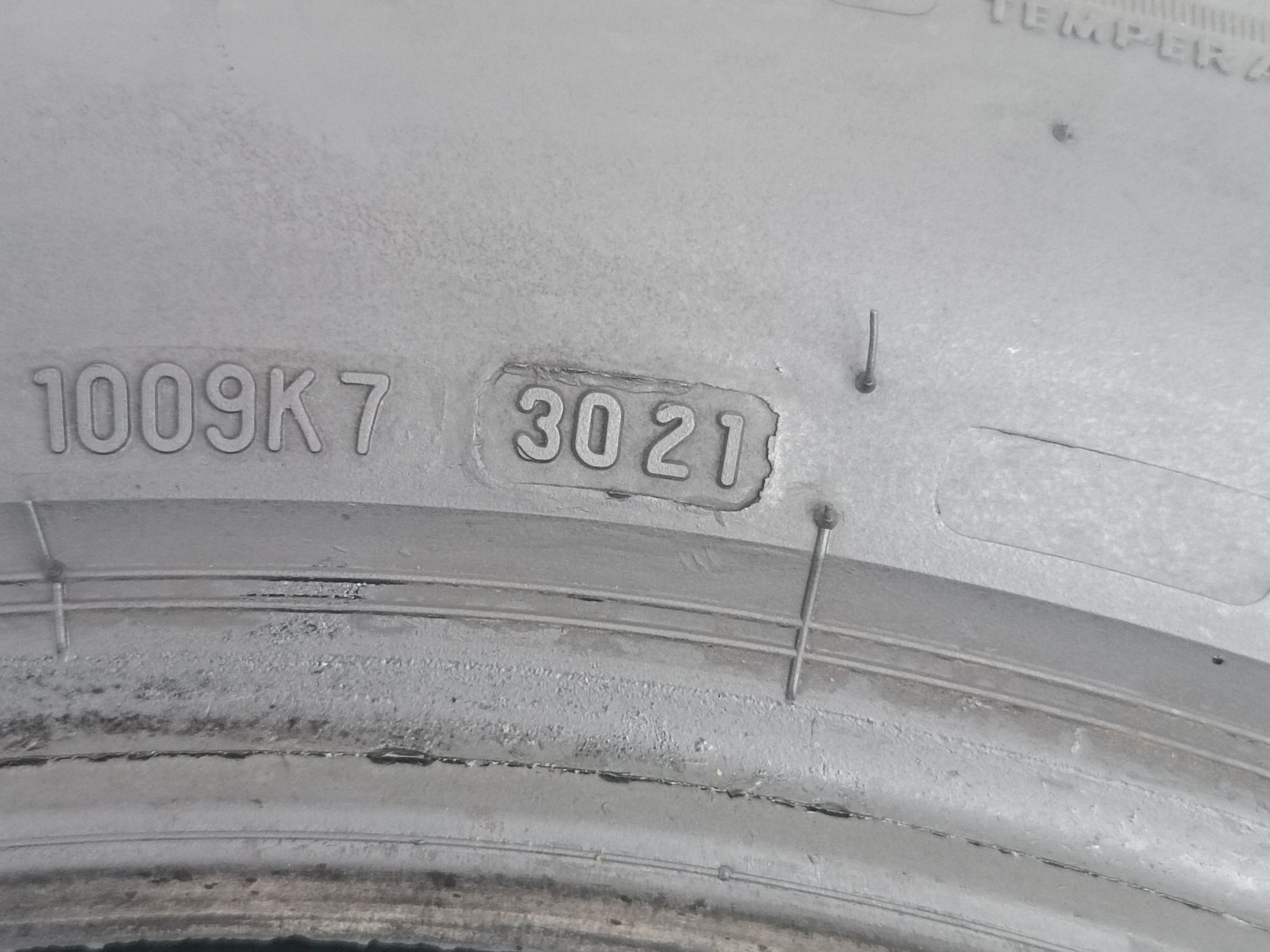 235/55/18 Bridgestone Дот 3021