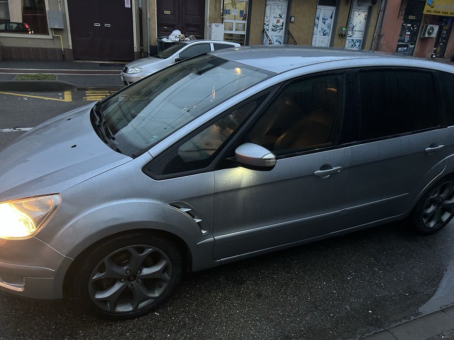 Vand sau schimb ford s-max