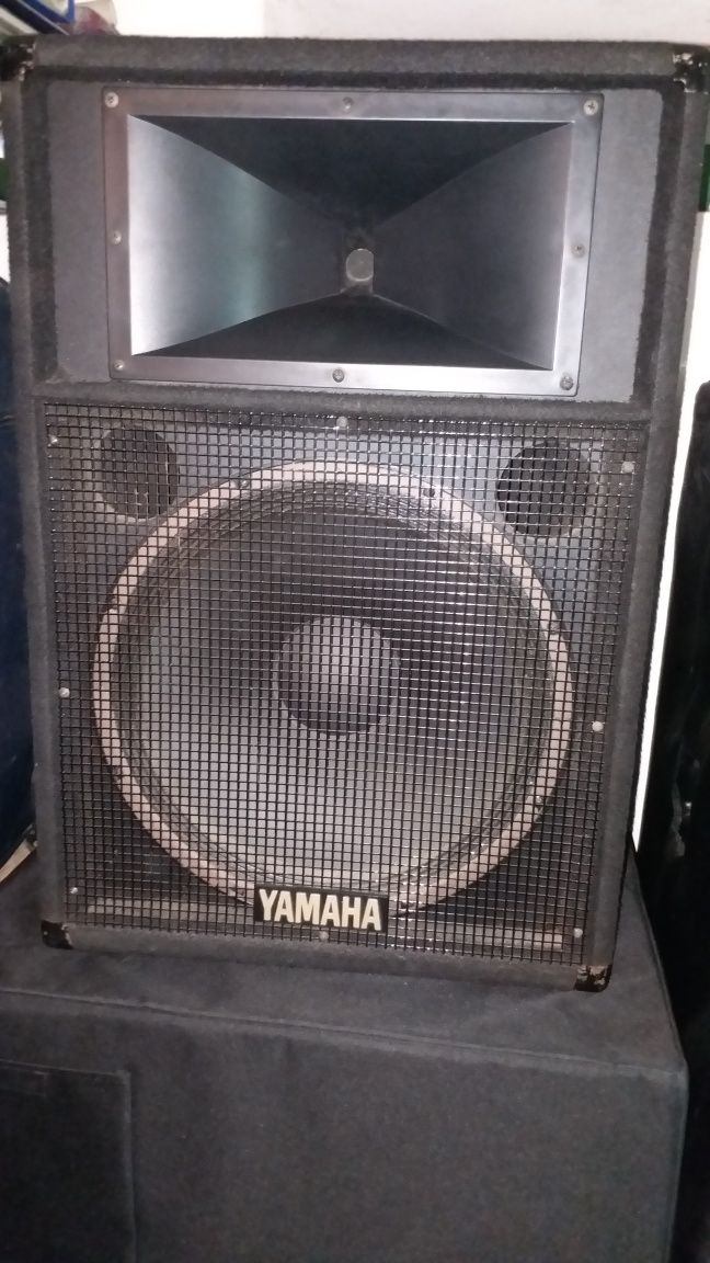 Boxe Yamaha S115V