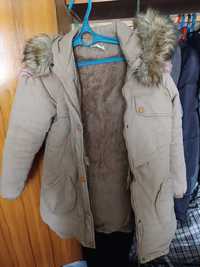 Куртка в хорошем состоянии молодежная тёплая цвет ярче чем на фото