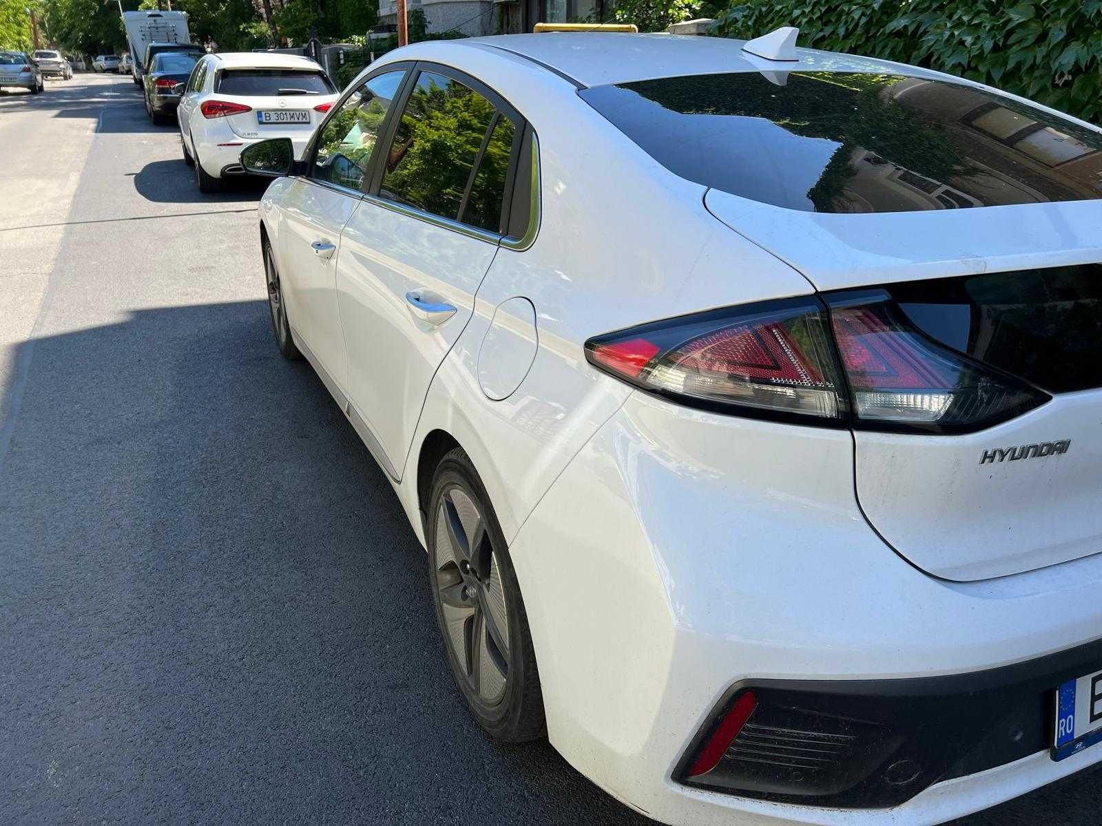 Vând Hyundai hybrid
