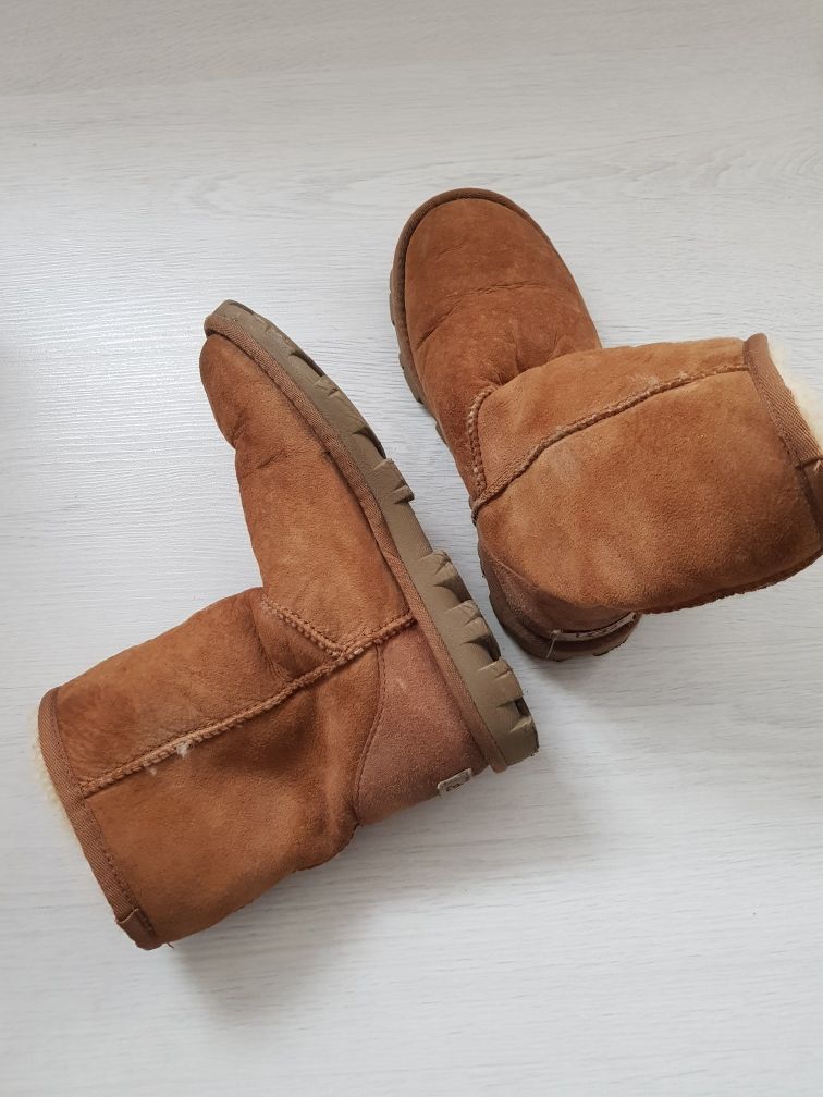 Ghete scurte UGG nr. 37