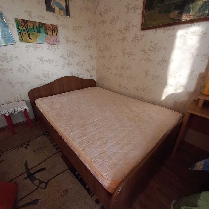 кровать двухспальная