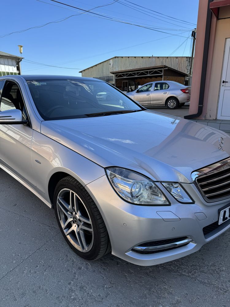 Dezmembrez Mercedes  w212 e-class 3.0 diesel bigxenon trapa!