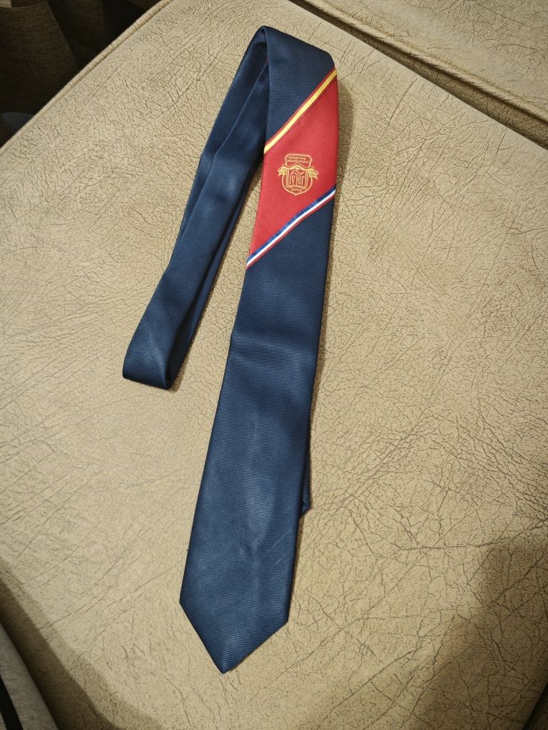 Вратовръзка за ученическа униформа на 4 ЕГ Варна