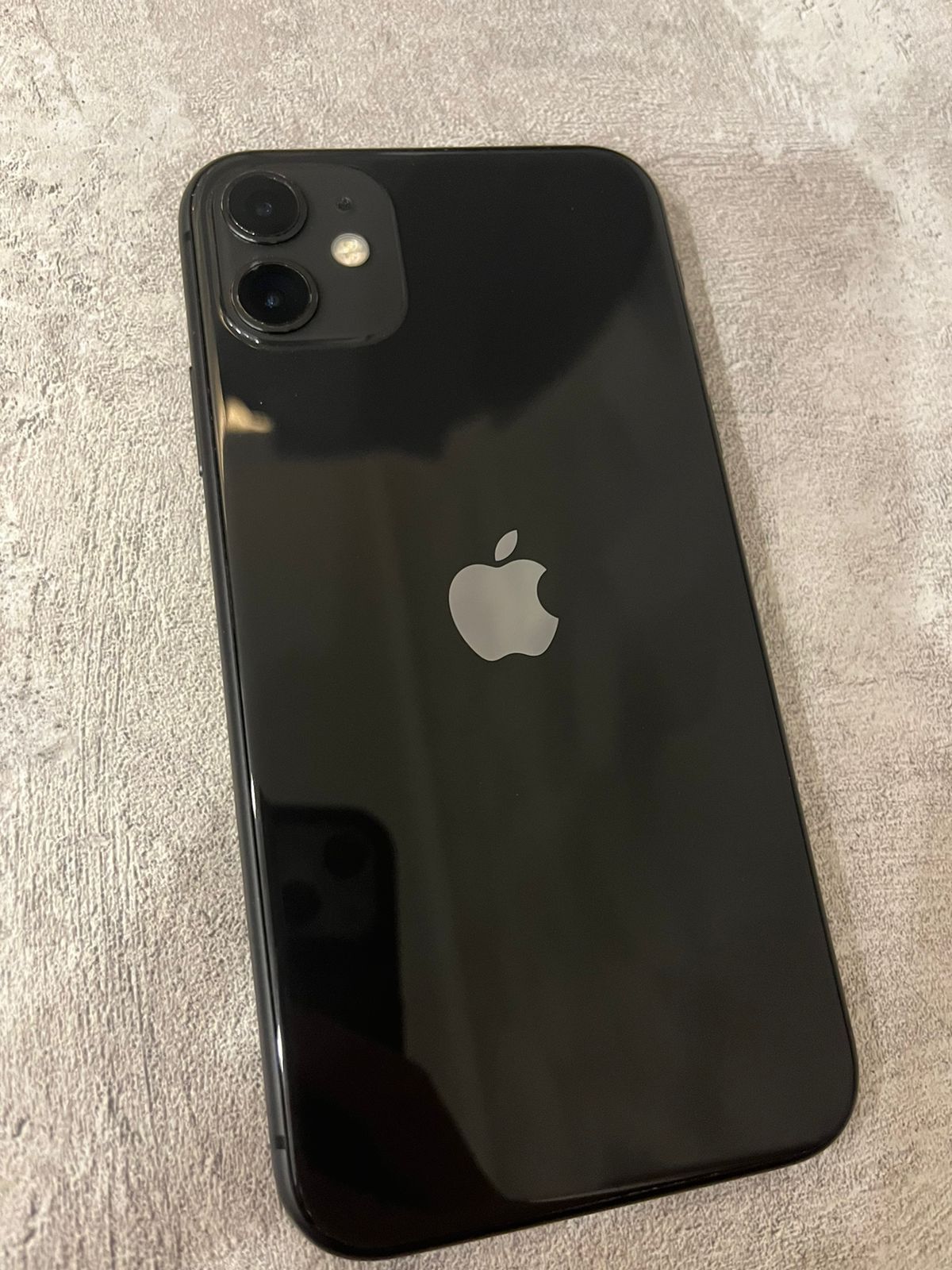 Iphone 11 в хорошем состоянии