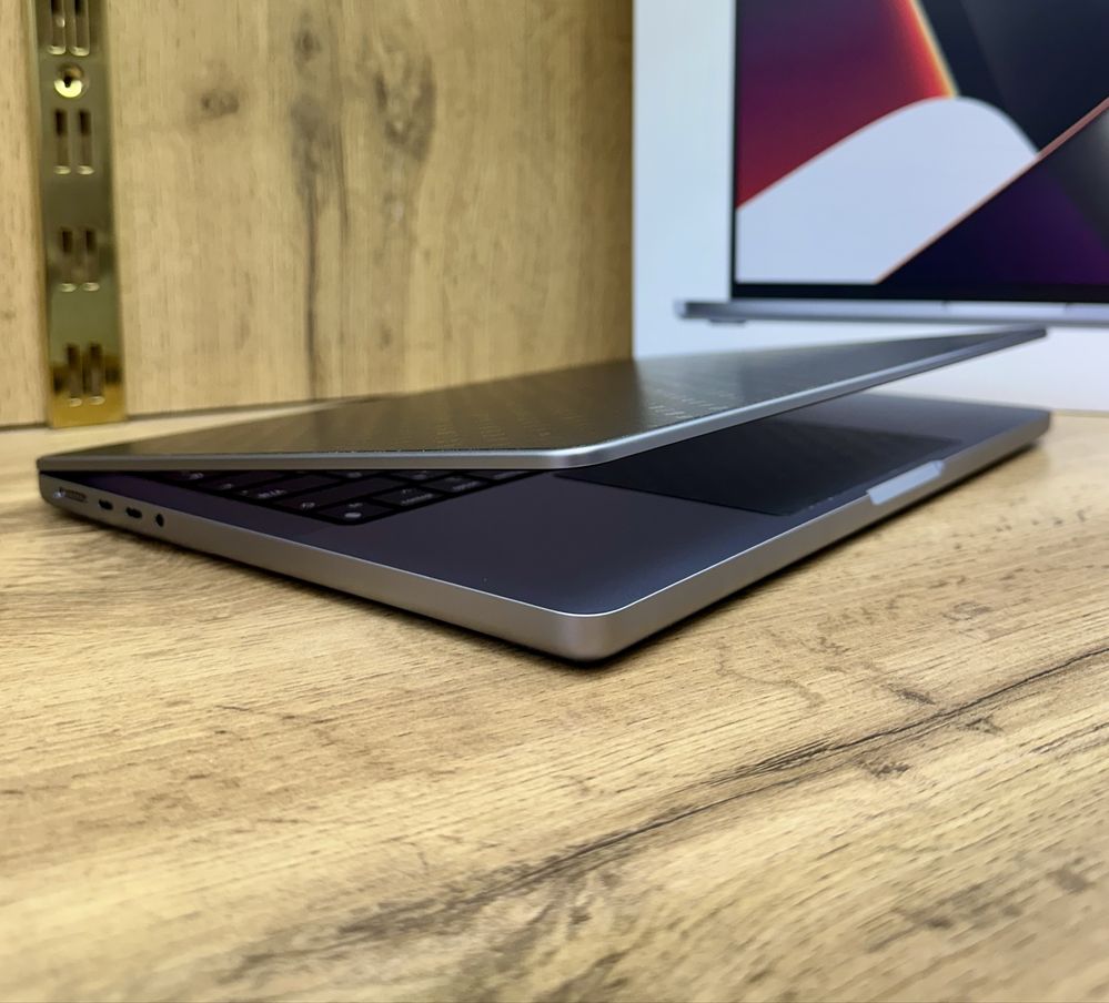Macbook M1 Pro 14inch 9 цикл 100% емкость 16/512GB