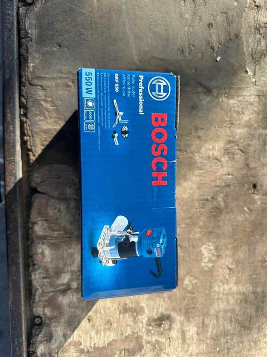 Оберфреза Bosch professional GKF 550