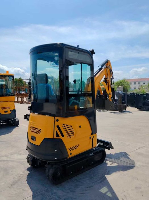 miniexcavator NUOMAN MACHINERY / nou / posibilitate rate /