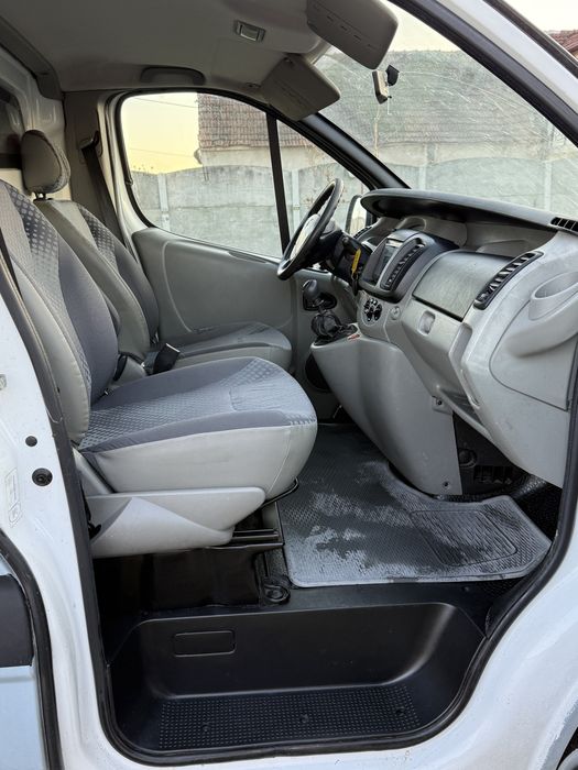Renault Trafic 2009 - 2.0 DCI - A/C - Navigatie - 2 Locuri + Marfa