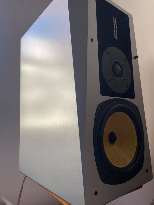 mbl 311E high-end speakers