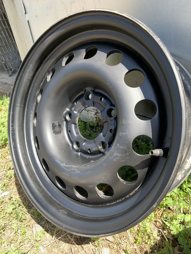 Продам легкосплавные колесные диски  от автомобиля BMW