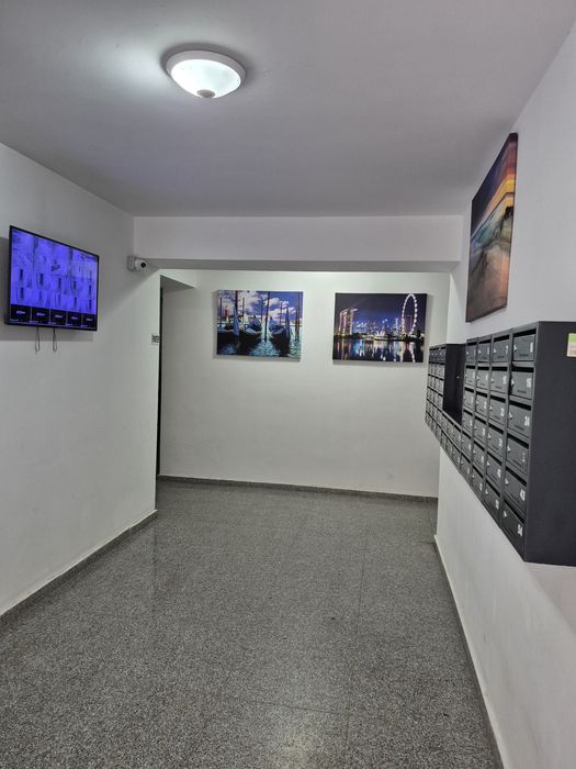 Închiriez studio zona Hanul cu Pește