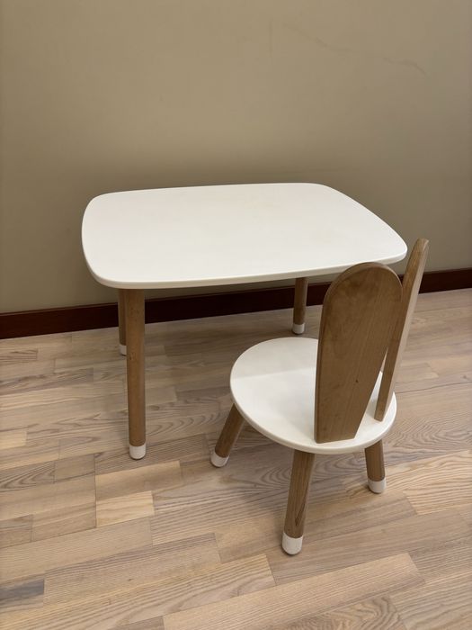 Детский столик и стул