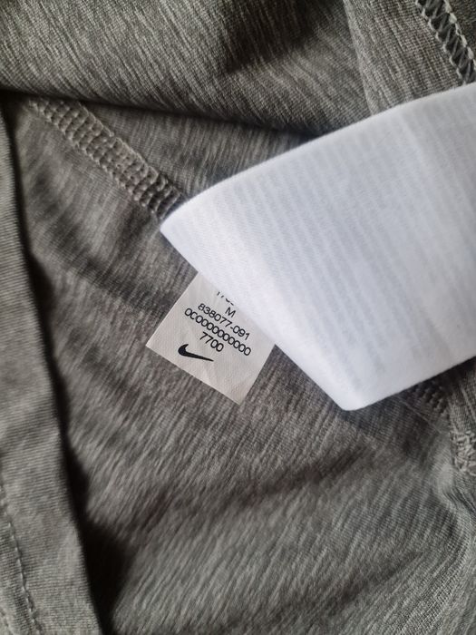 Страхотна мъжка спортна термо блуза NIKE размер  S