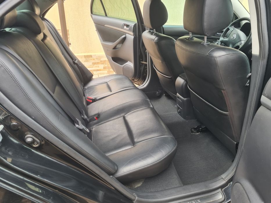 Toyota avensis 1.8 benzina