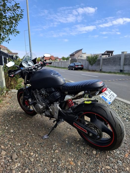 Motociclete HONDA Goldwing F6B si Hornet