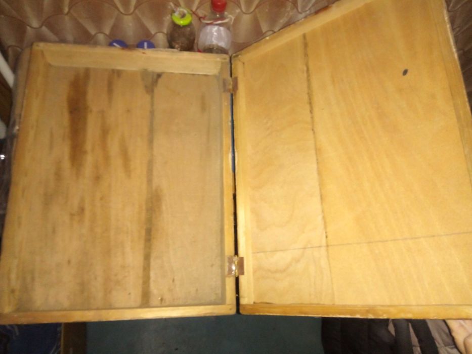 Дървена кутия "Почитна книга" от соца