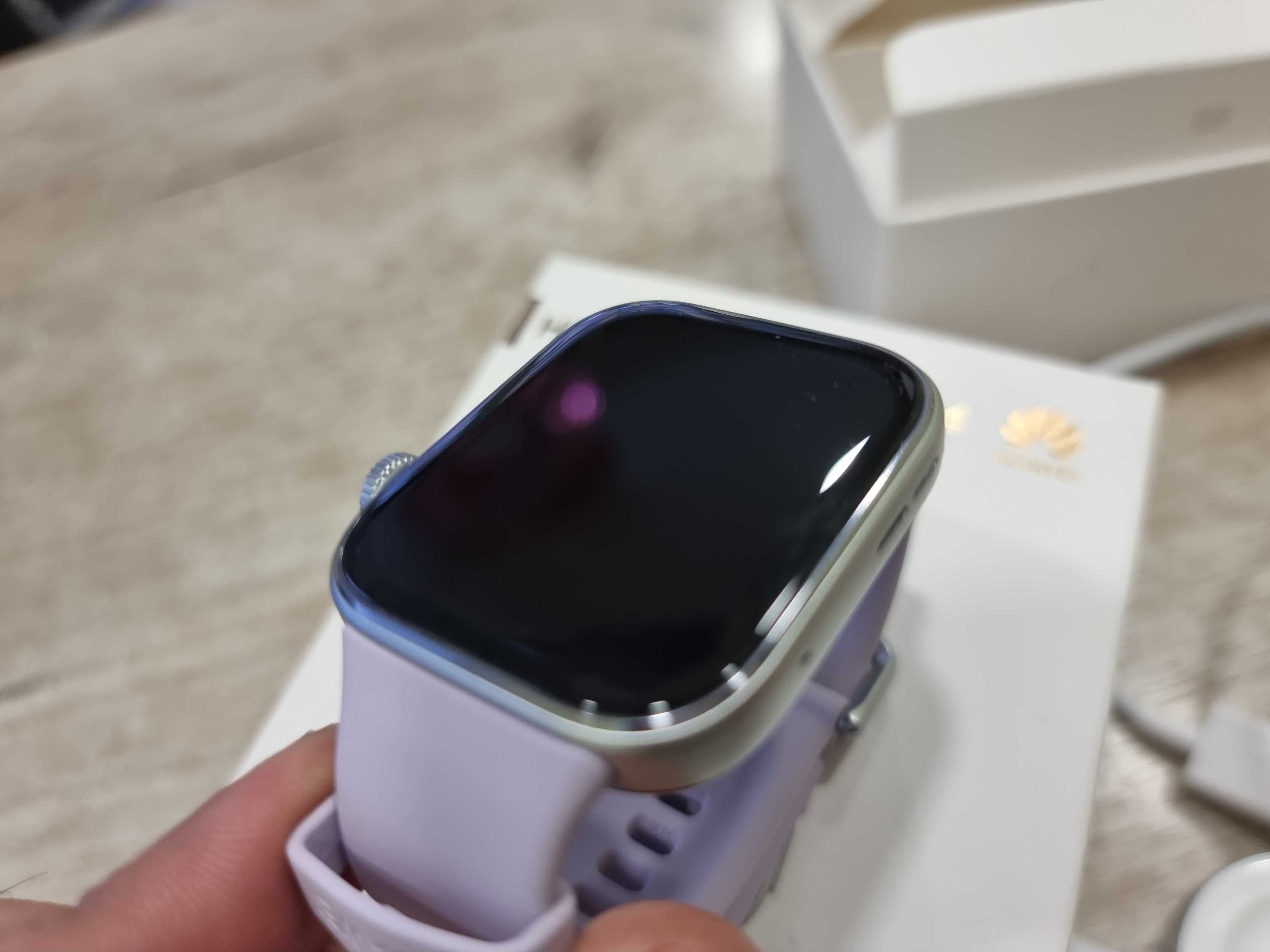 Смарт часовник Huawei Watch Fit 4