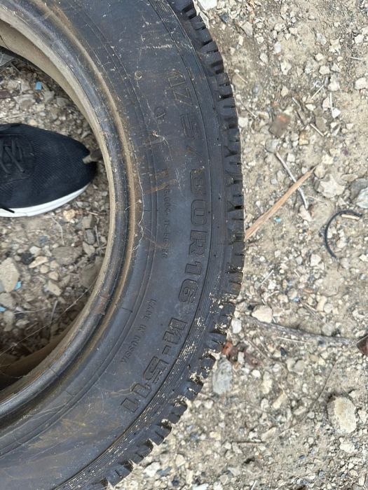 Продается б/у Покрышка с шипами