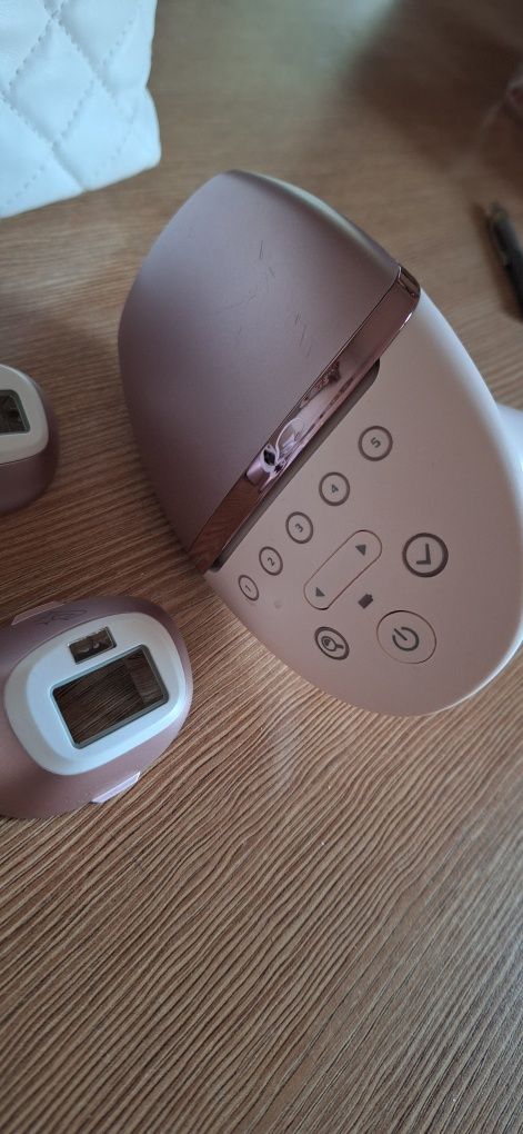 Фотоепилатор  Philips Lumea Seria 9000