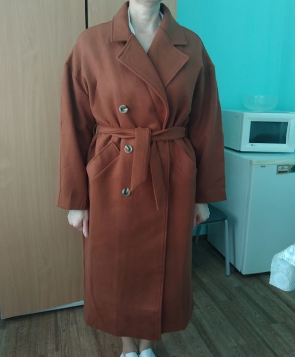 Пальто-демисезонное.