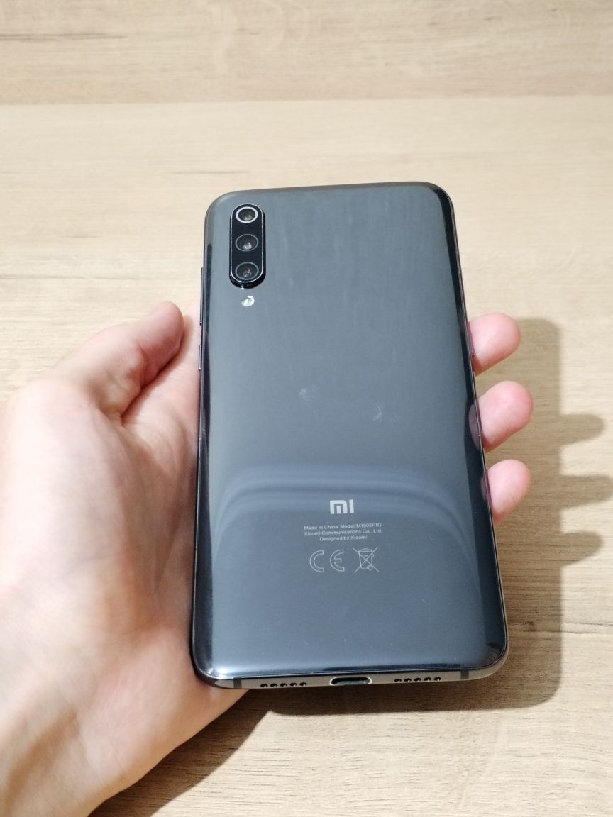 Смартфон Xiaomi MI 9
