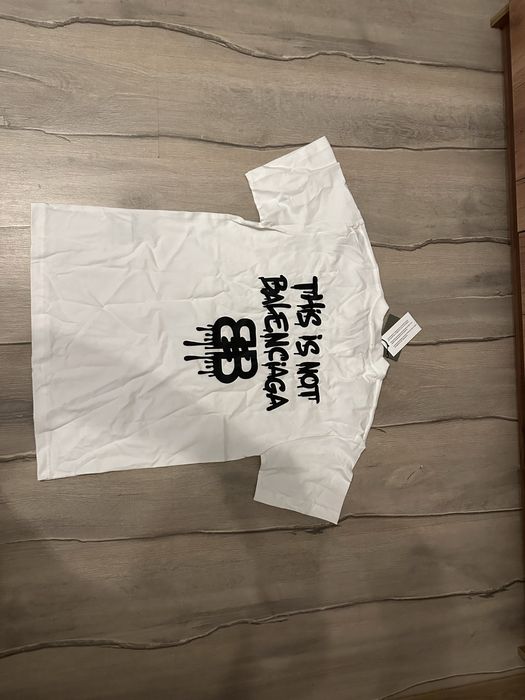 Balenciaga t-shirt black and white