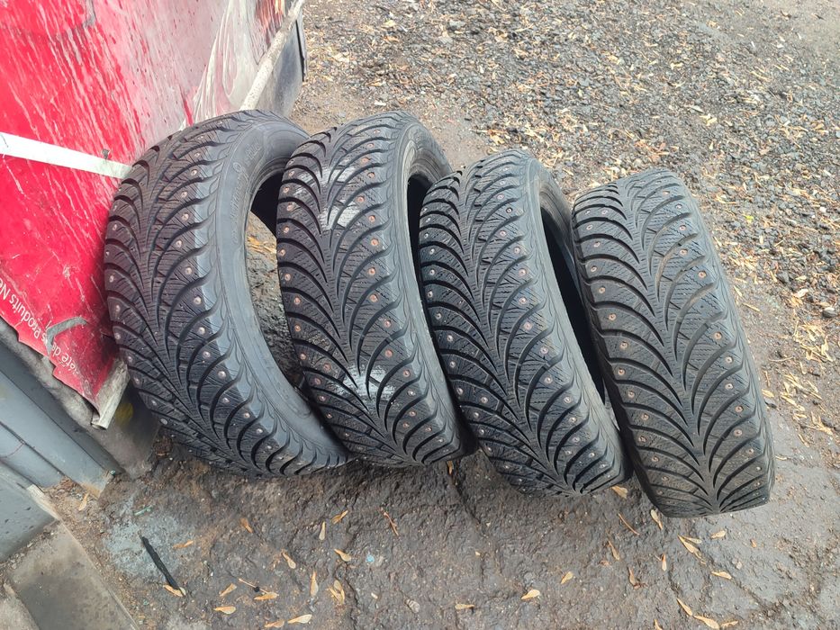 Продам комплект шин 185 на 60 на 15 в хорошем состоянии