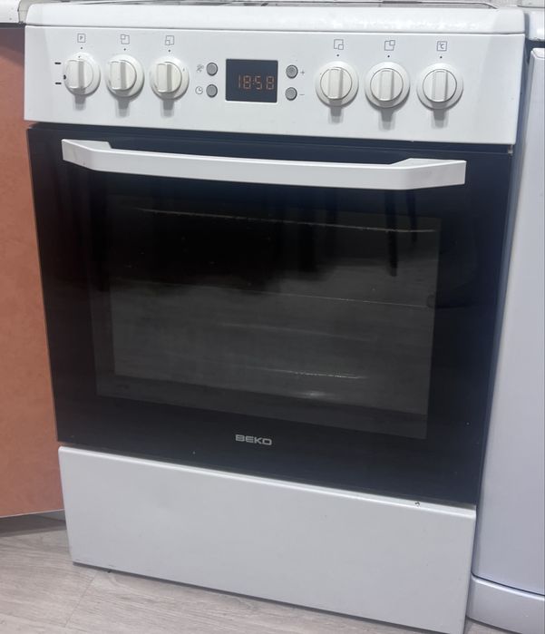 Продам плиту с духовкой