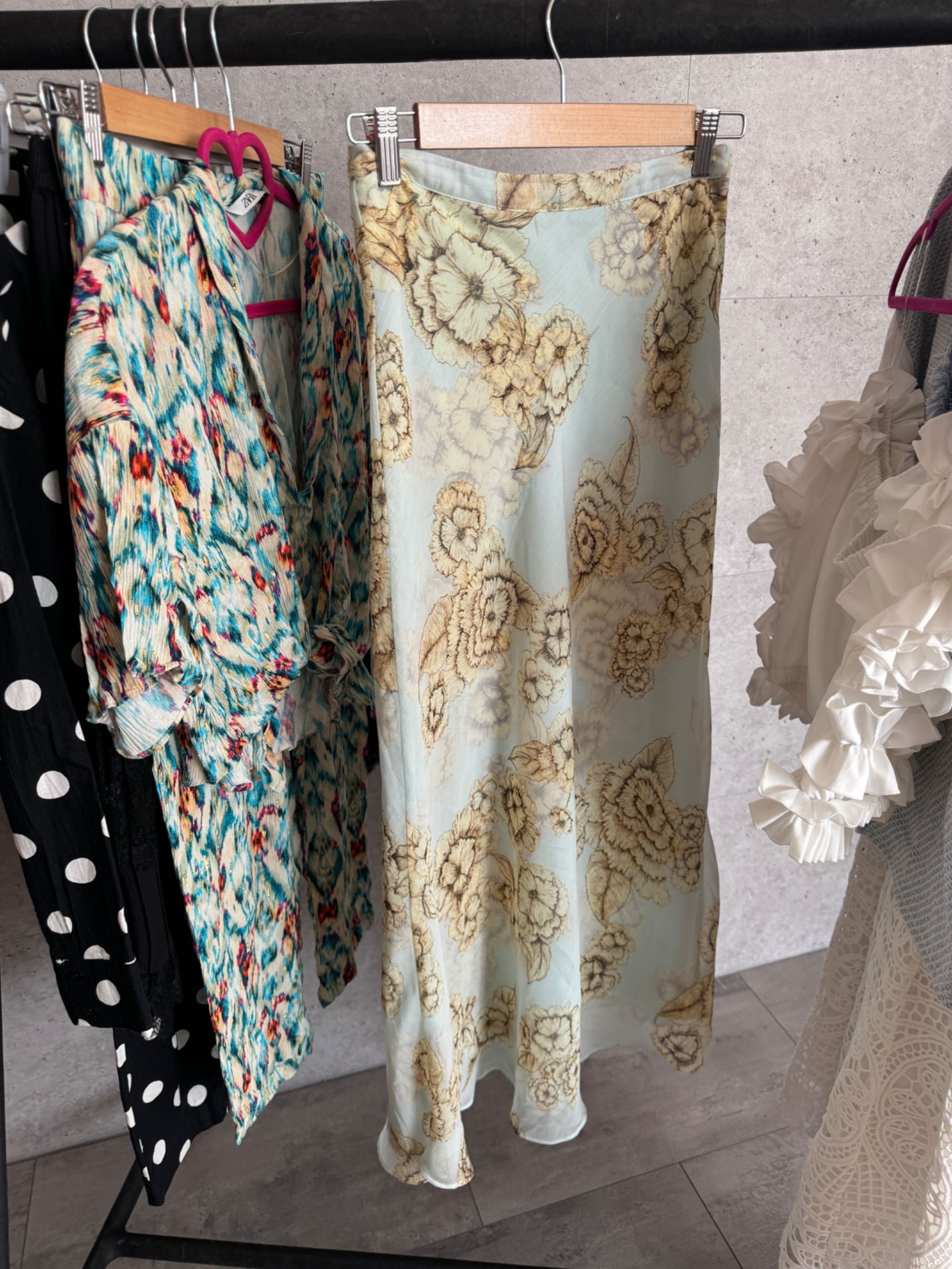 ZARA комплекти , дрешки