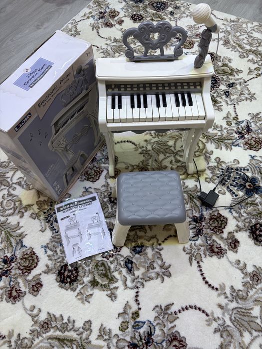 Детское игрушечное пианино