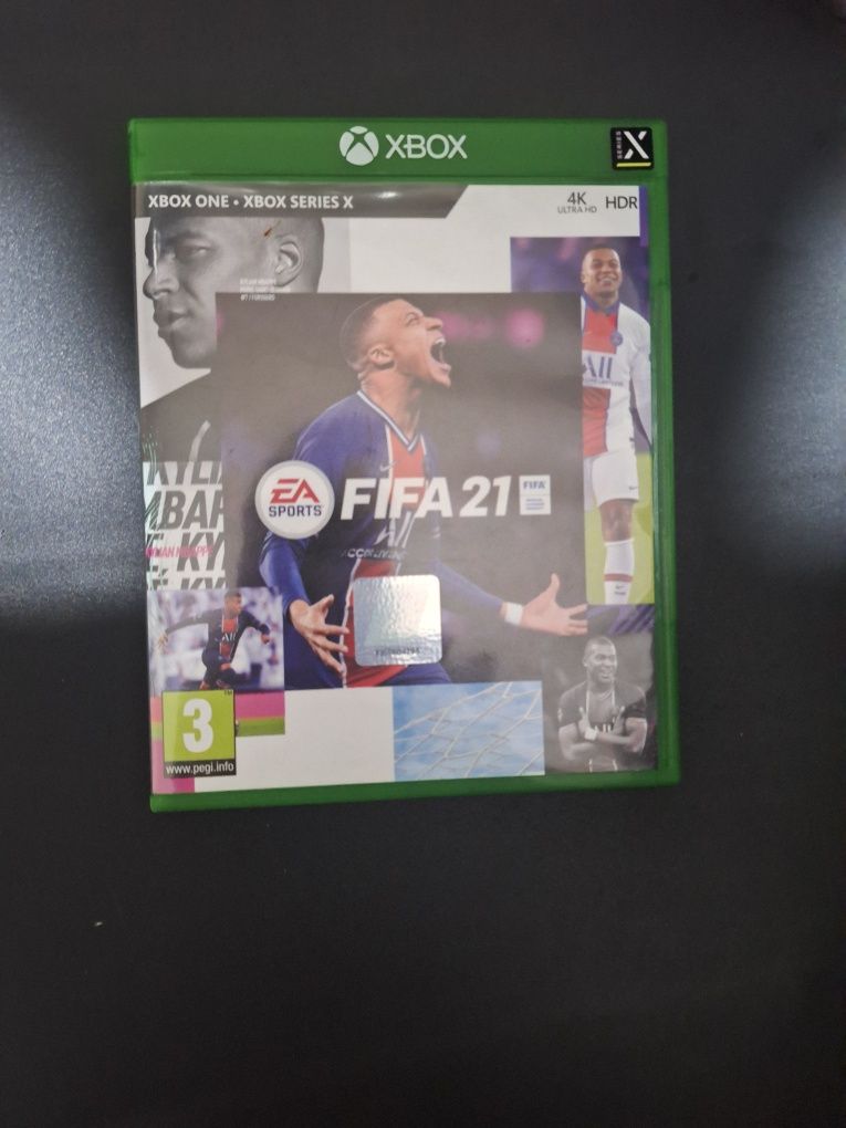 Продавам ФИФА 21 XBOX